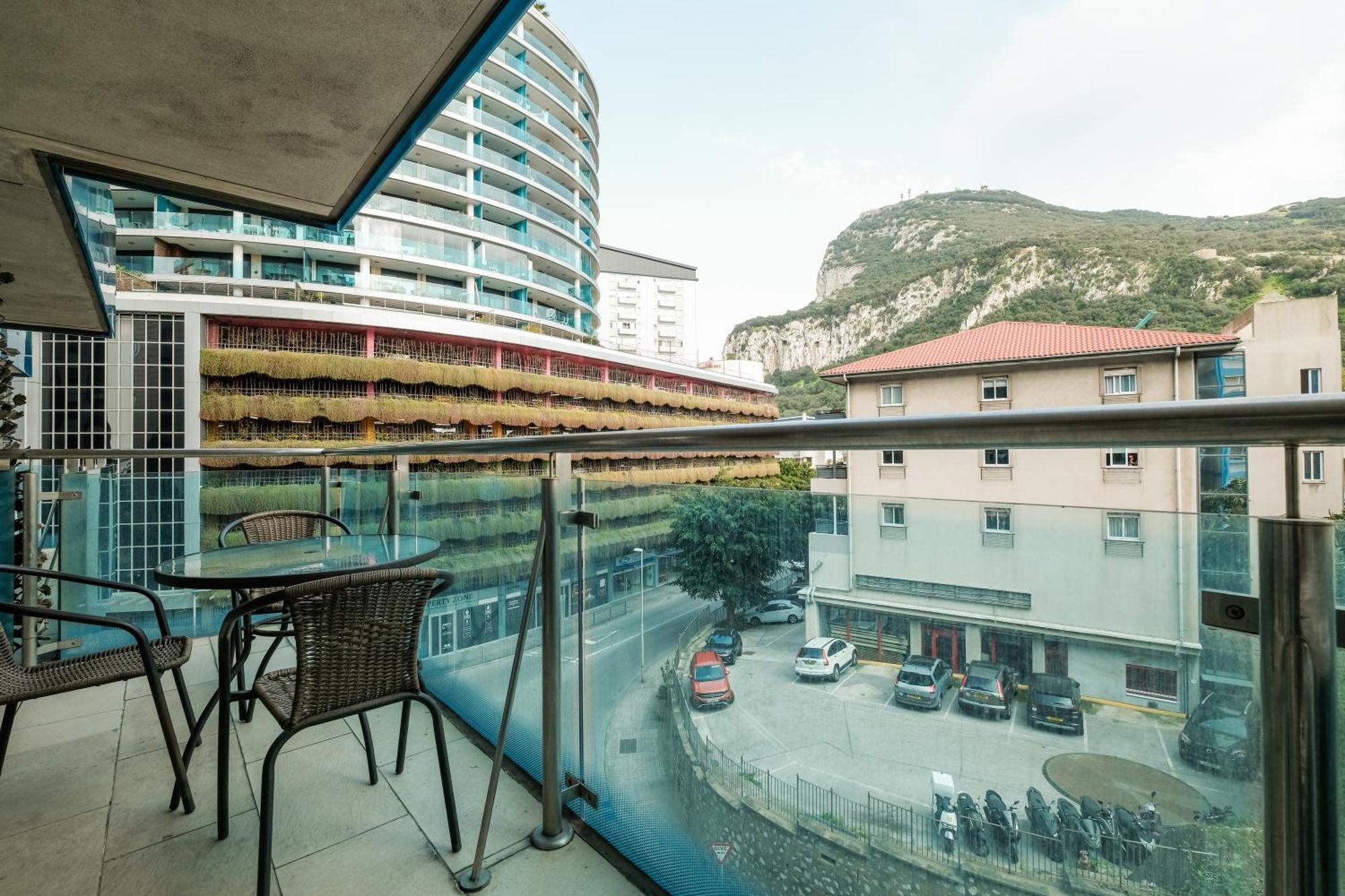 Ocean Village 2 Bedroom Apartment Gibraltar Eksteriør billede